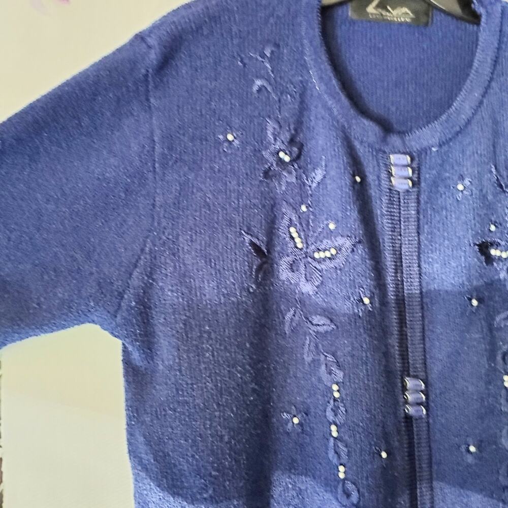 Leva Woollens Embellished & Embroidered Short Sleeve Sweater - Picture 3 of 9